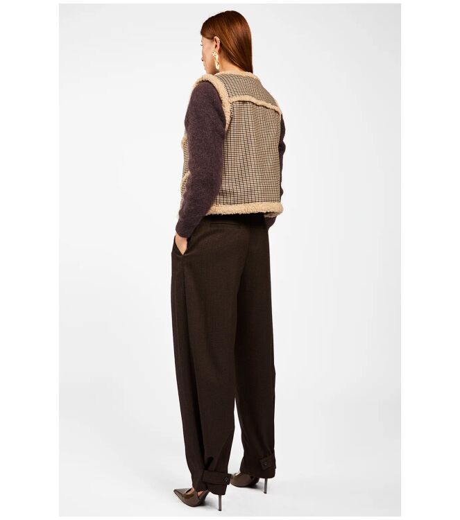 Aaiko NARIN PIED TBA Bruin