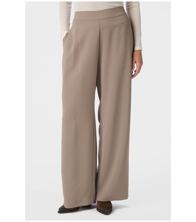 Neo Noir 168084 Bruin