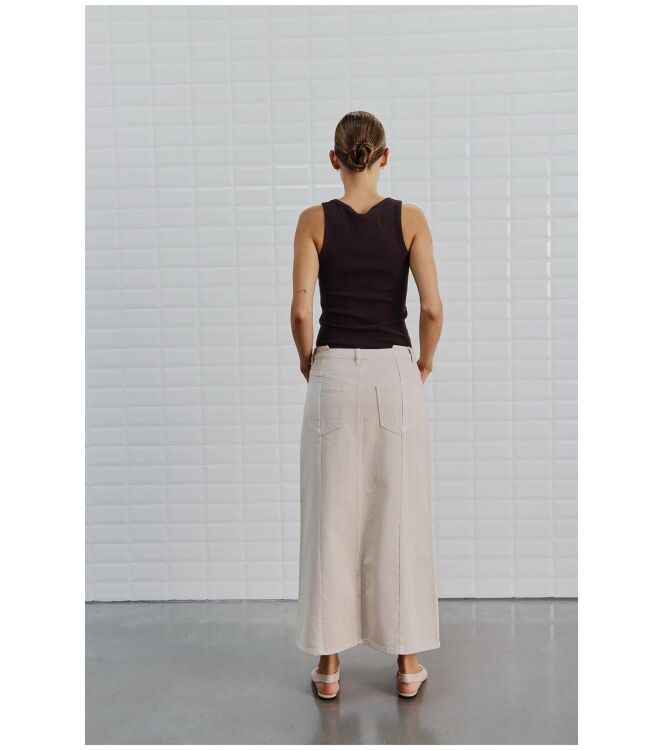 With Black 00001327 Bruin