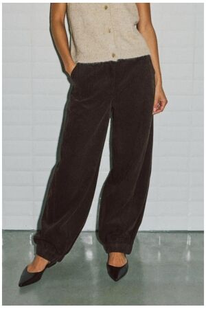 With Black WBLBELINI CORD BARREL PANT chocolate dark brown With Black WBLBELINI CORD BARREL PANT chocolate dark brown